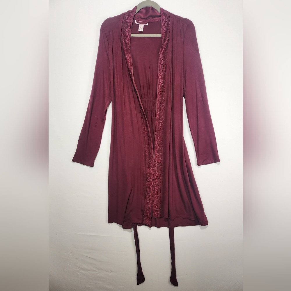 A Pea in the Pod Maternity Maroon Lace Accent Robe‎ Size M